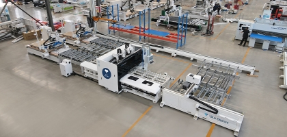 一臺設(shè)備就是一條線！板式家具一拖二貼標(biāo)鉆切生產(chǎn)連線